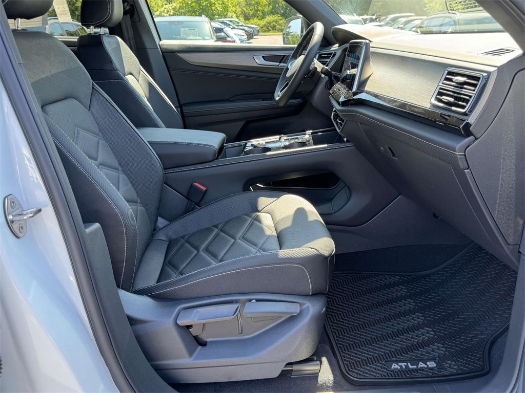 2026 Volkswagen Atlas Cross Sport SE Technology photo 15