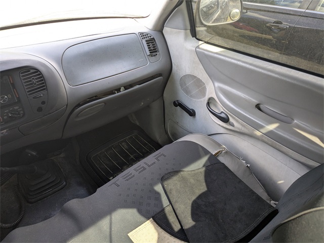 1998 Ford F-150 XL photo 14