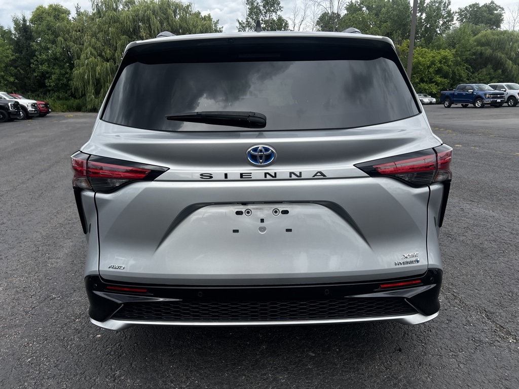 2022 Toyota Sienna XSE photo 21