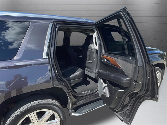 2017 Cadillac Escalade Luxury photo 39