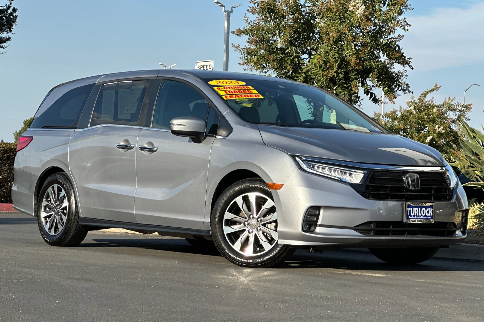 2023 Honda Odyssey EX-L photo 2