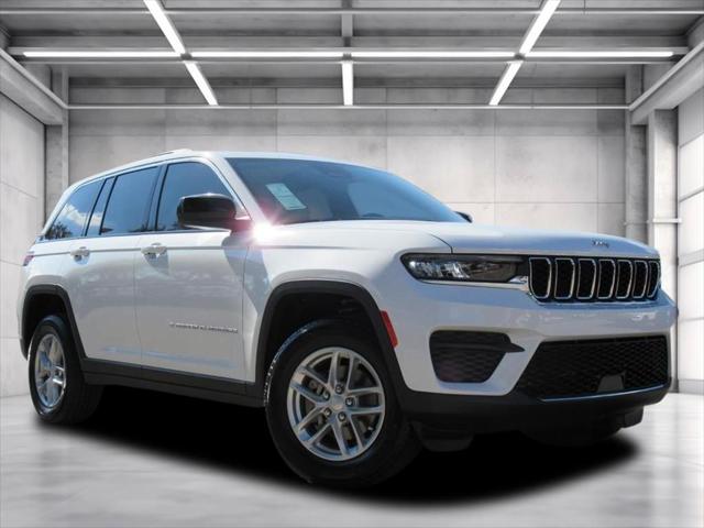 2025 Jeep Grand Cherokee Laredo's photo