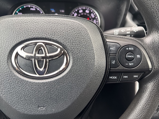2021 Toyota RAV4 Hybrid LE photo 24
