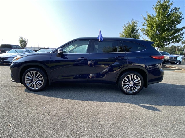 2021 Toyota Highlander Platinum photo 10