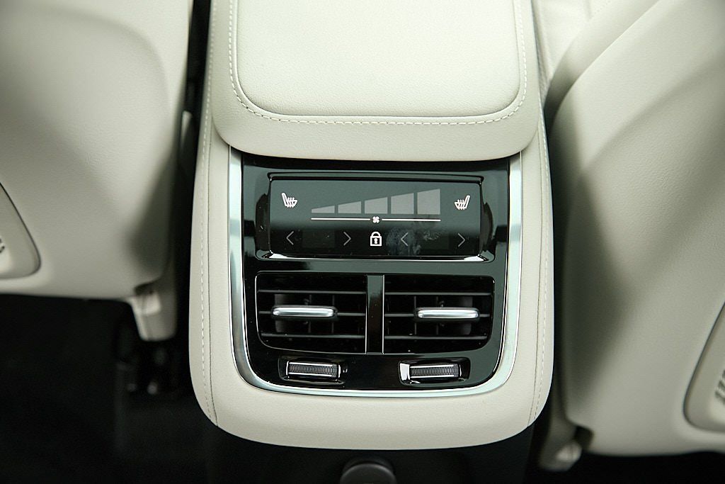 2026 VOLVO XC90 - Image 25