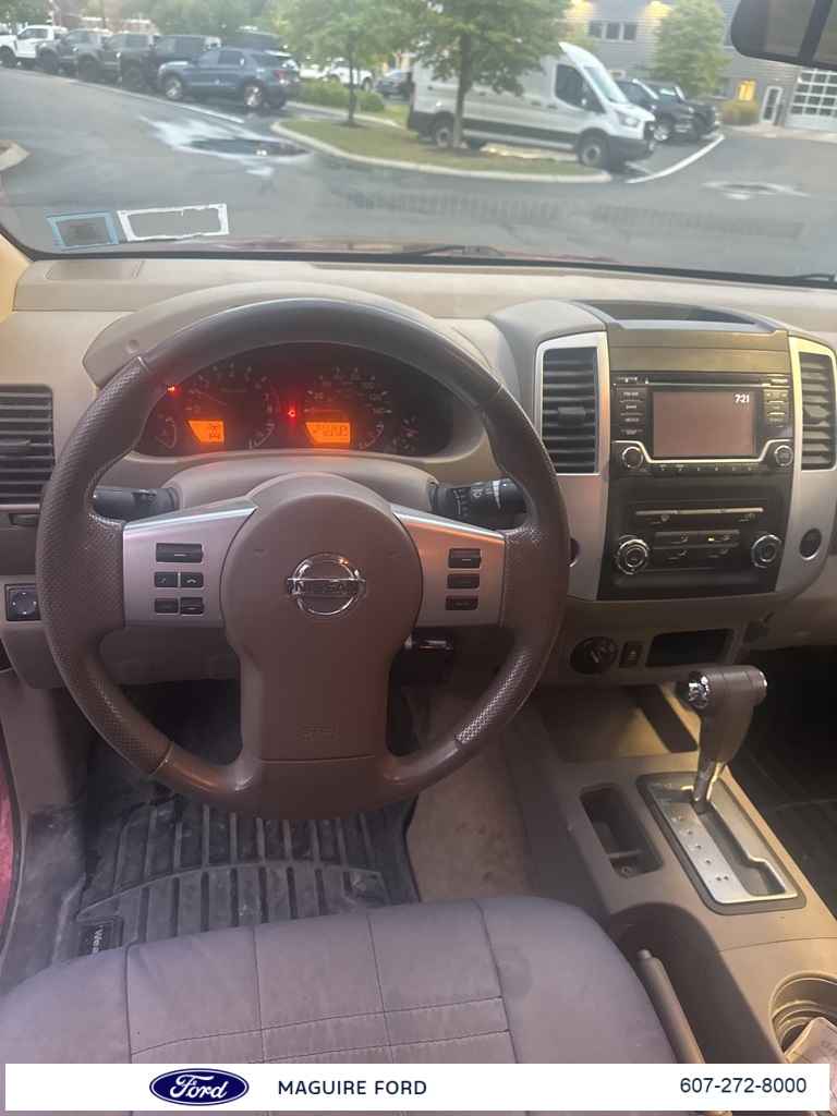 2015 Nissan Frontier SV Crew Cab photo 12