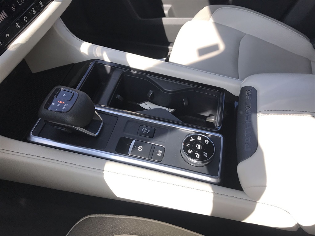 2022 Nissan Pathfinder SL photo 20