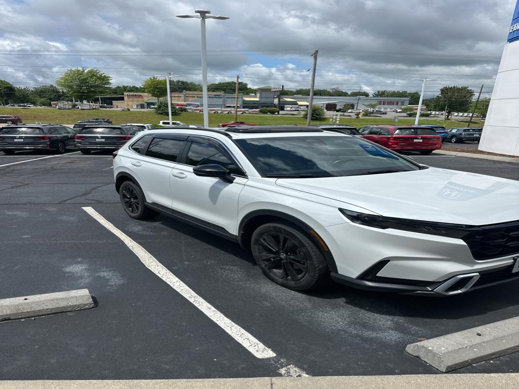 2023 Honda CR-V Hybrid Sport Touring photo 3