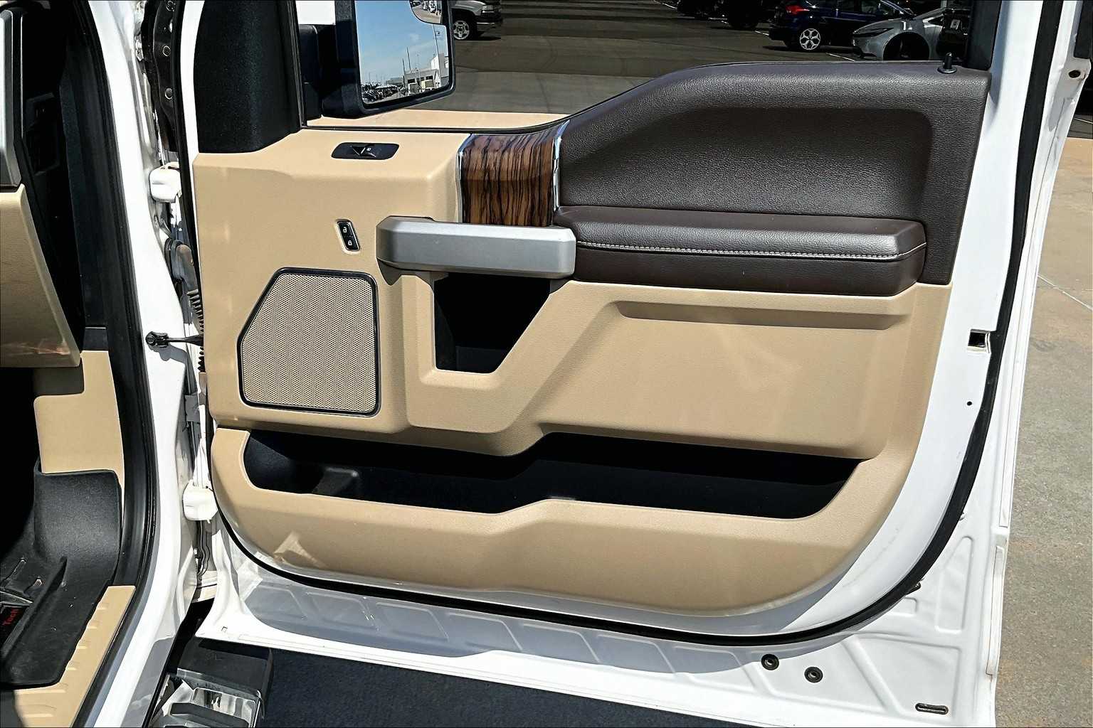 2019 Ford F-150 Lariat photo 24