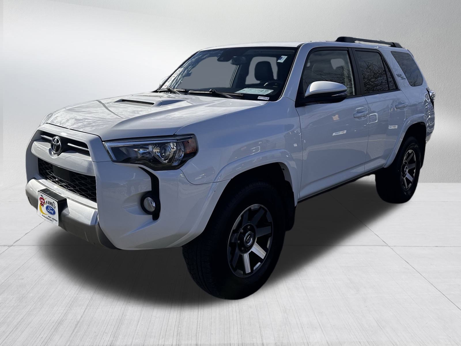 2020 Toyota 4Runner TRD Premium photo 3