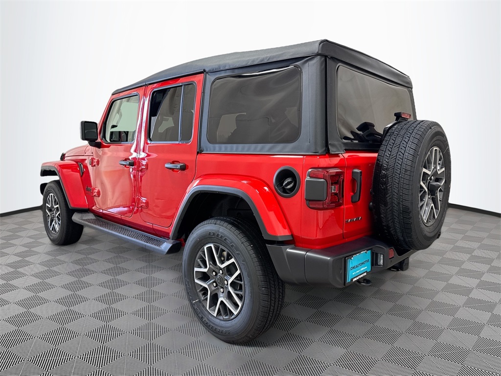 2025 Jeep Wrangler Sahara photo 12