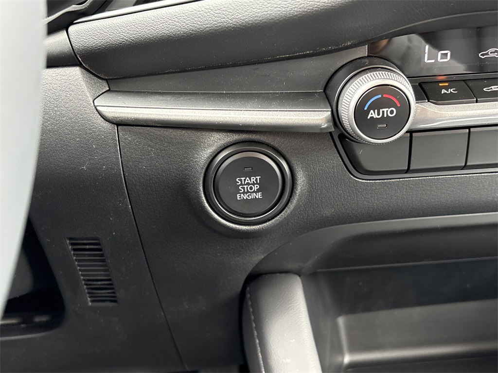 2025 Mazda Mazda3 2.5 Select Sport photo 23