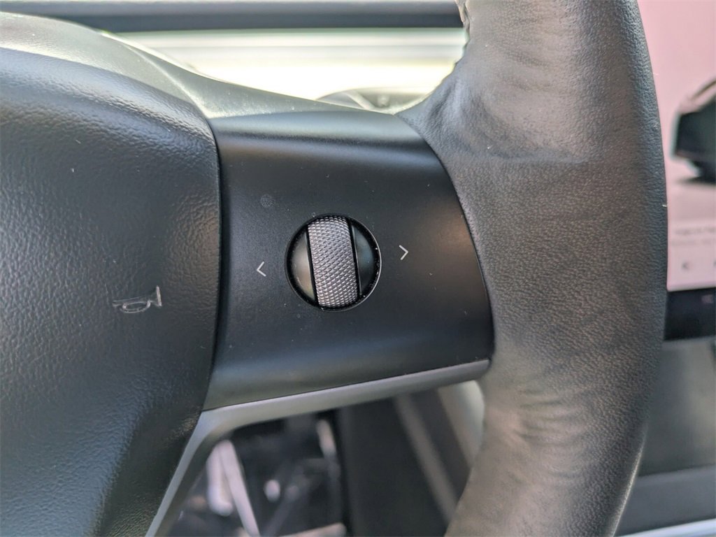 2022 Tesla Model Y Long Range photo 21