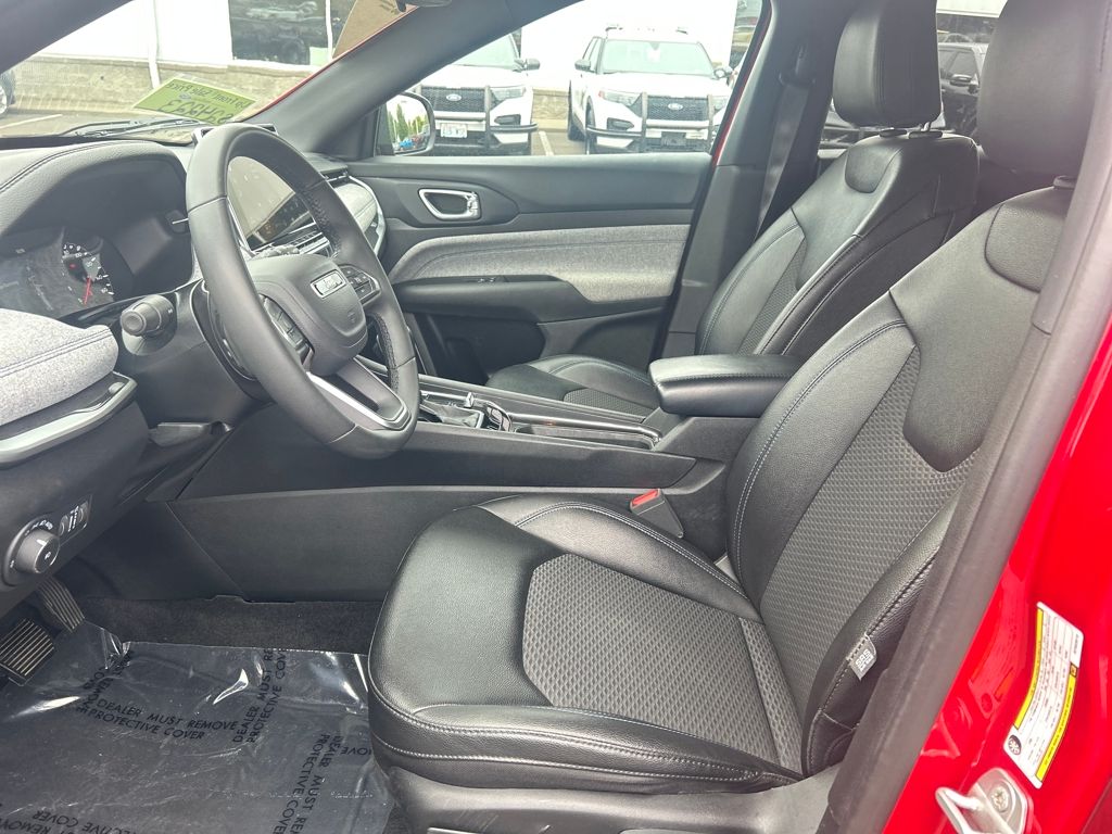2024 Jeep Compass Latitude photo 4