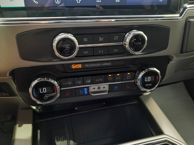 2022 Ford F-350 photo 23