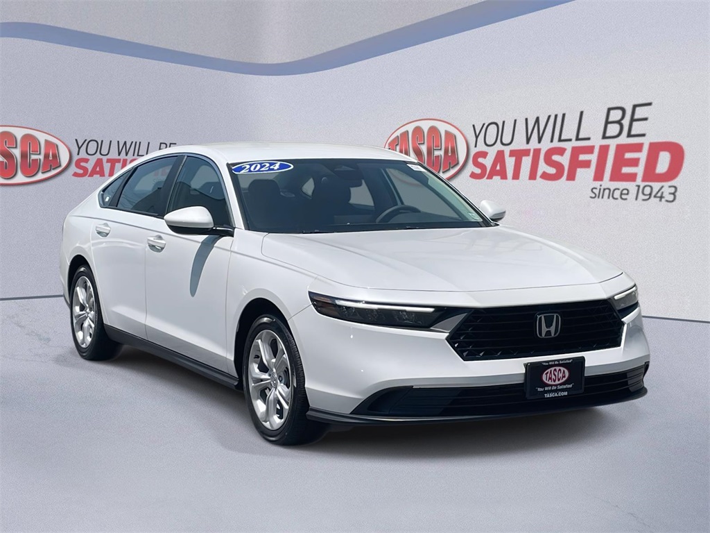 Used 2024 White Honda LX image 1