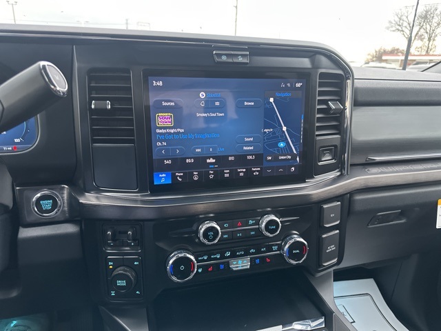 2026 Ford F-250 Lariat photo 2