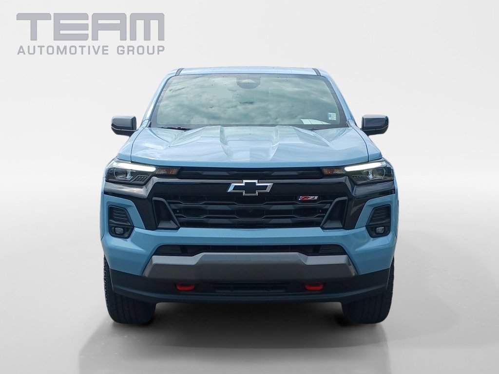 2025 Chevrolet Colorado Z71 photo 2