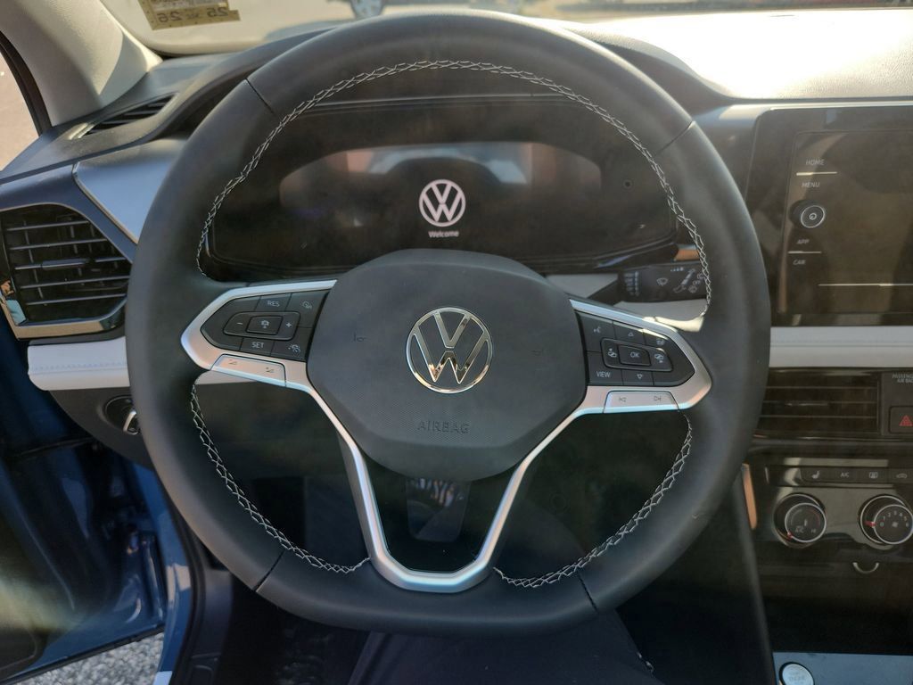 2025 Volkswagen Taos S photo 9