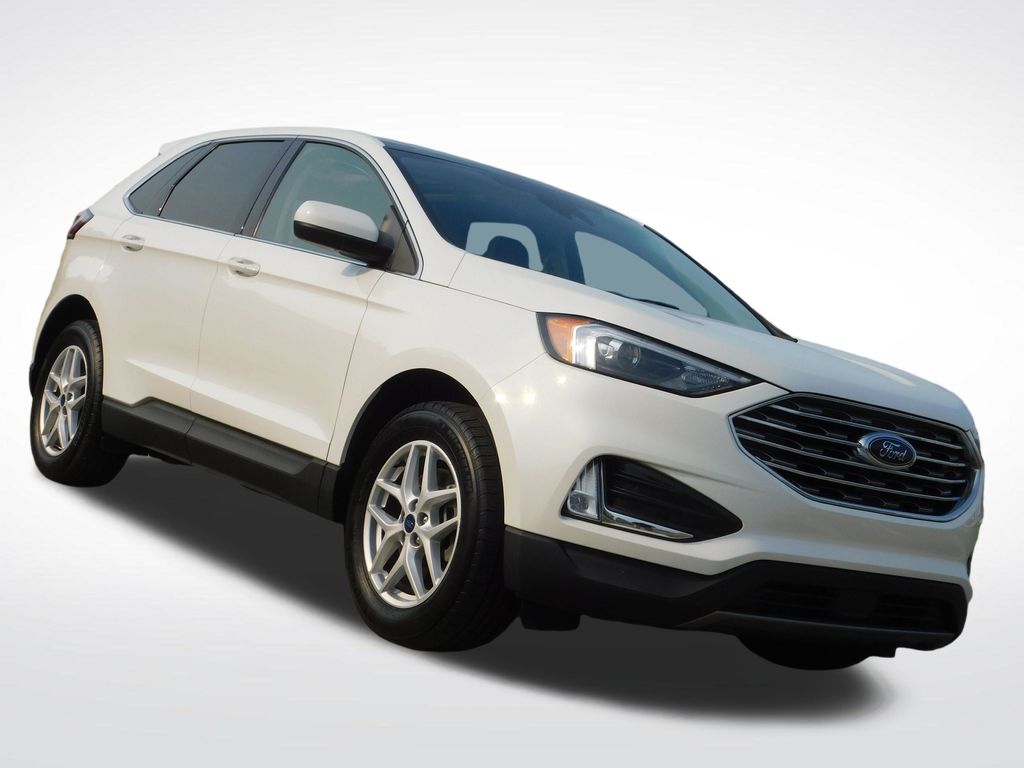 2022 Ford Edge SEL photo 5