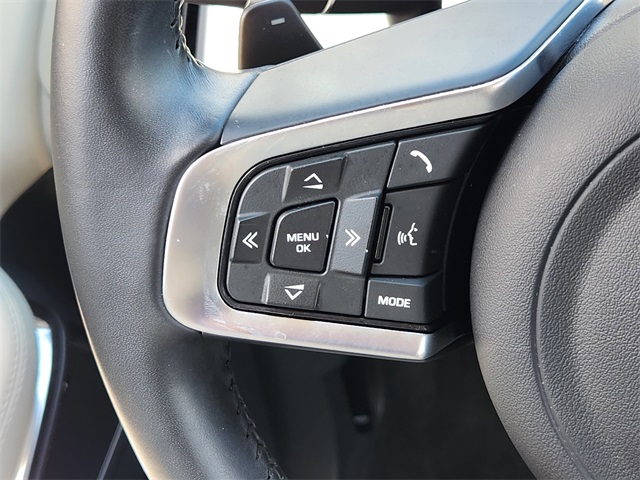 2020 Jaguar E-PACE Base photo 24