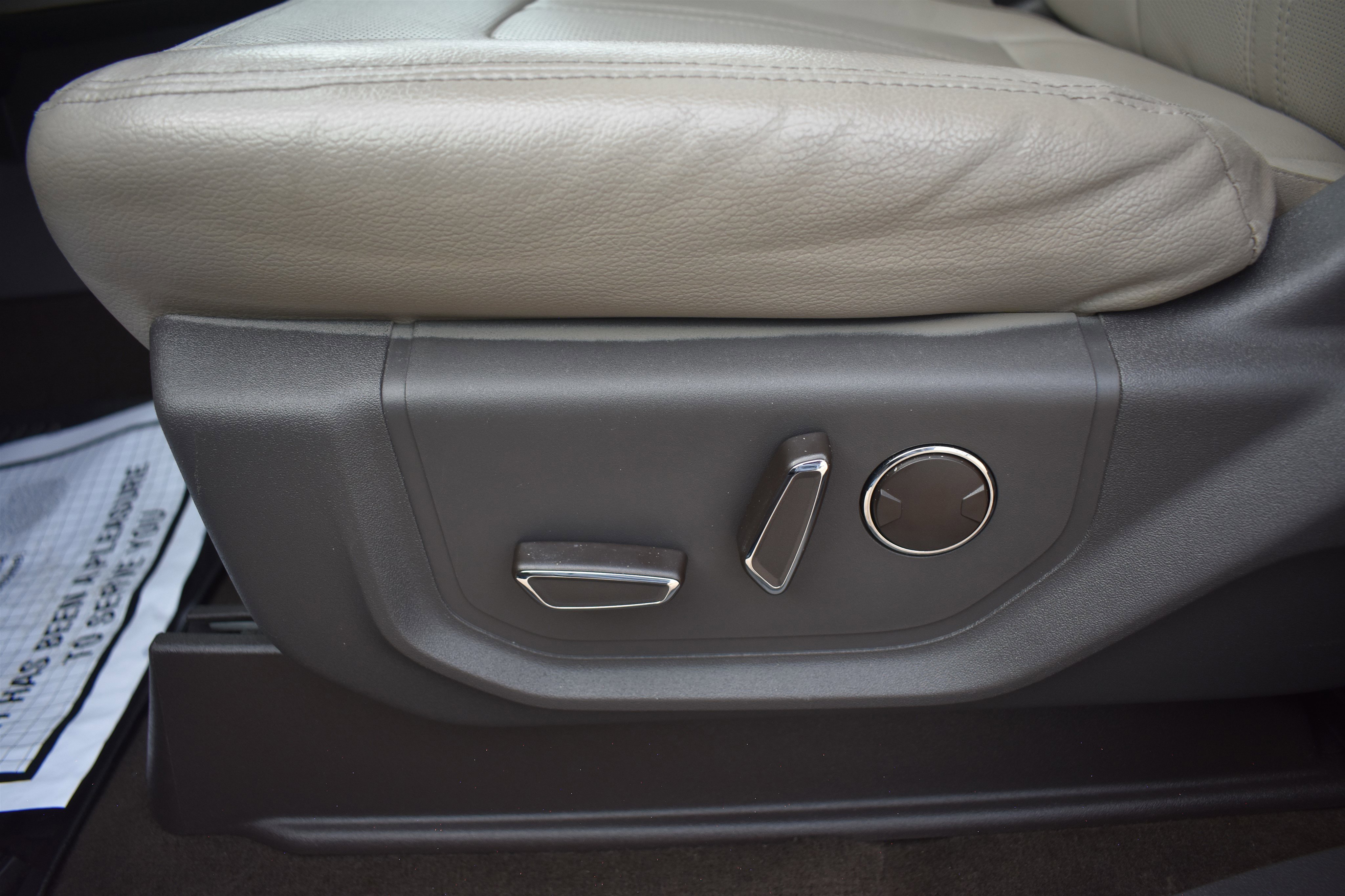 2020 Ford Expedition Limited photo 8