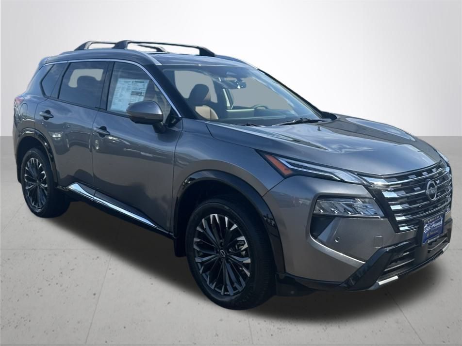2026 Nissan Rogue Platinum photo 5