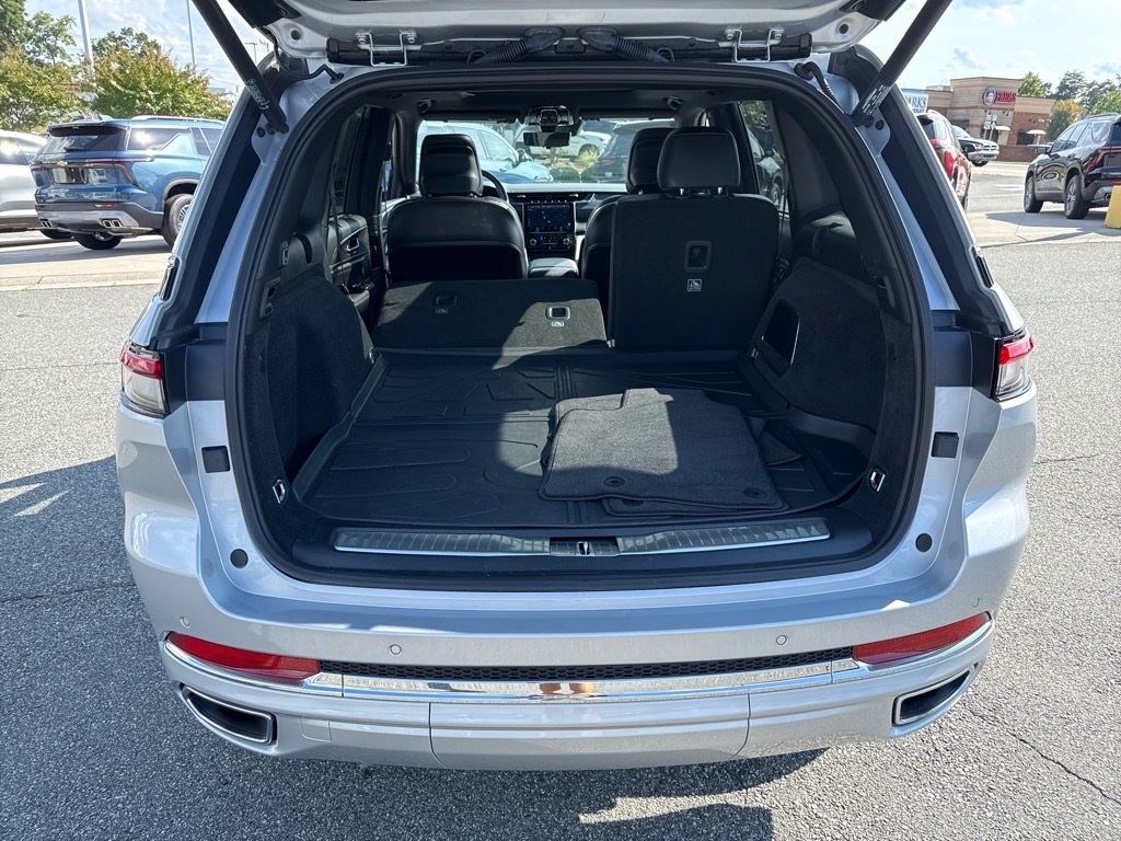 2024 Jeep Grand Cherokee Overland 4xe photo 9