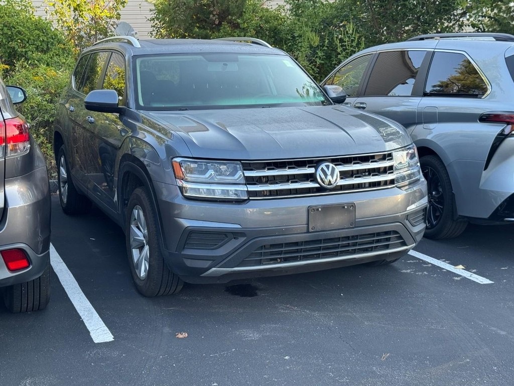 2018 Volkswagen Atlas Launch Edition photo 2