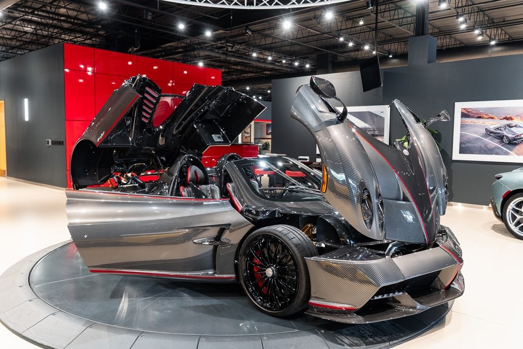 2017 Pagani Huayra photo 36