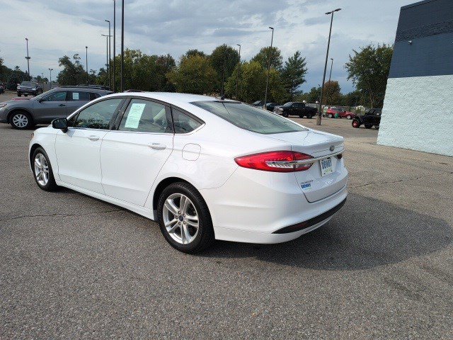 2018 Ford Fusion SE photo 3