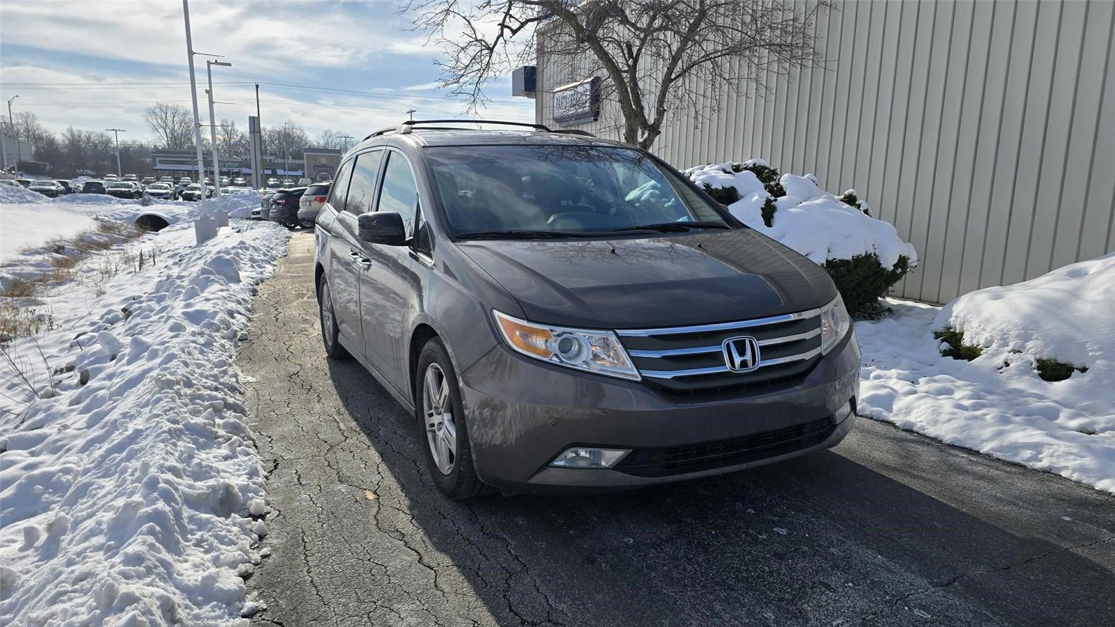 2011 Honda Odyssey Touring's photo