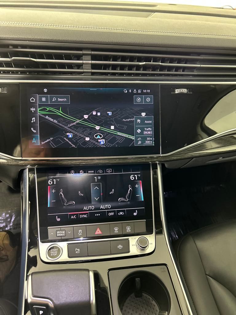 2024 Audi Q7 45 Premium Plus photo 2