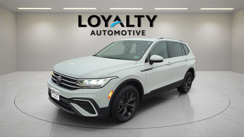 2024 Volkswagen Tiguan SE's photo