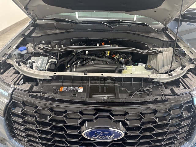 2025 Ford Explorer ST-Line photo 9