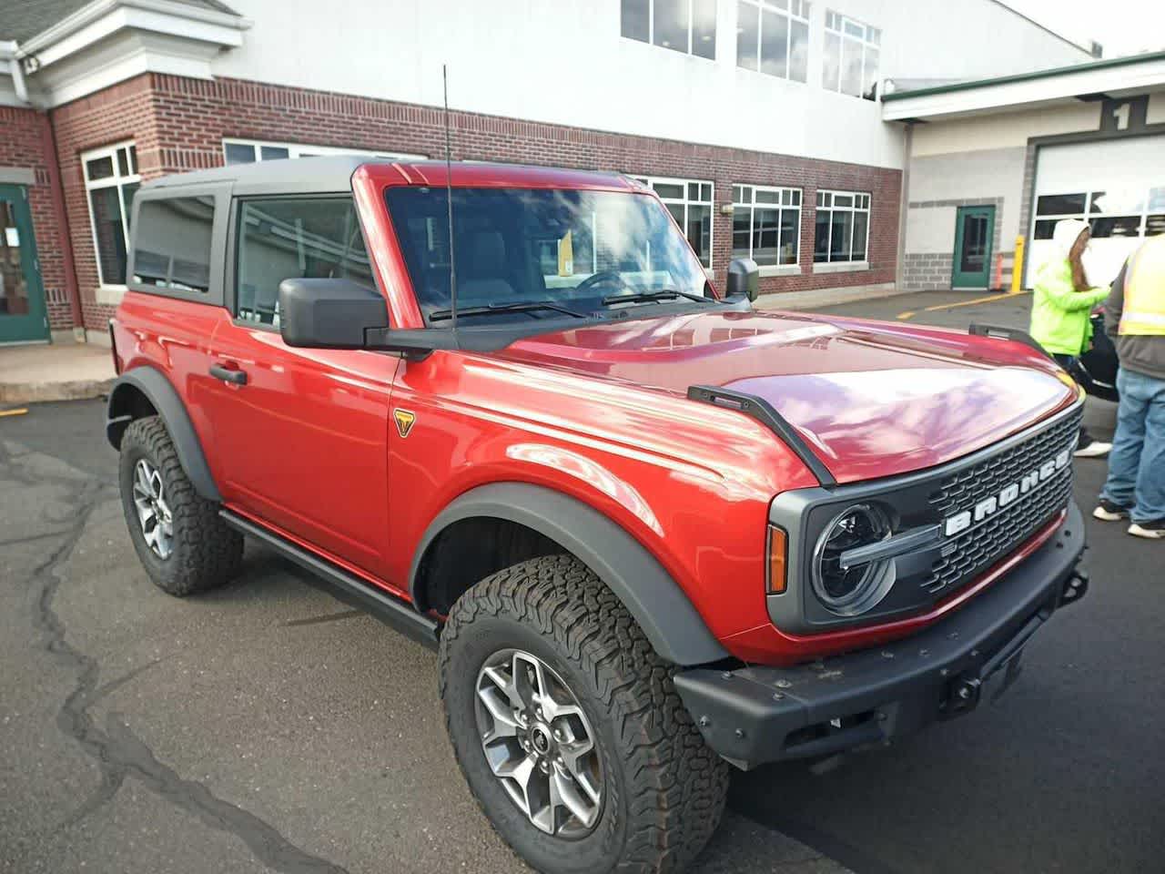 2024 Ford Bronco Badlands photo 2