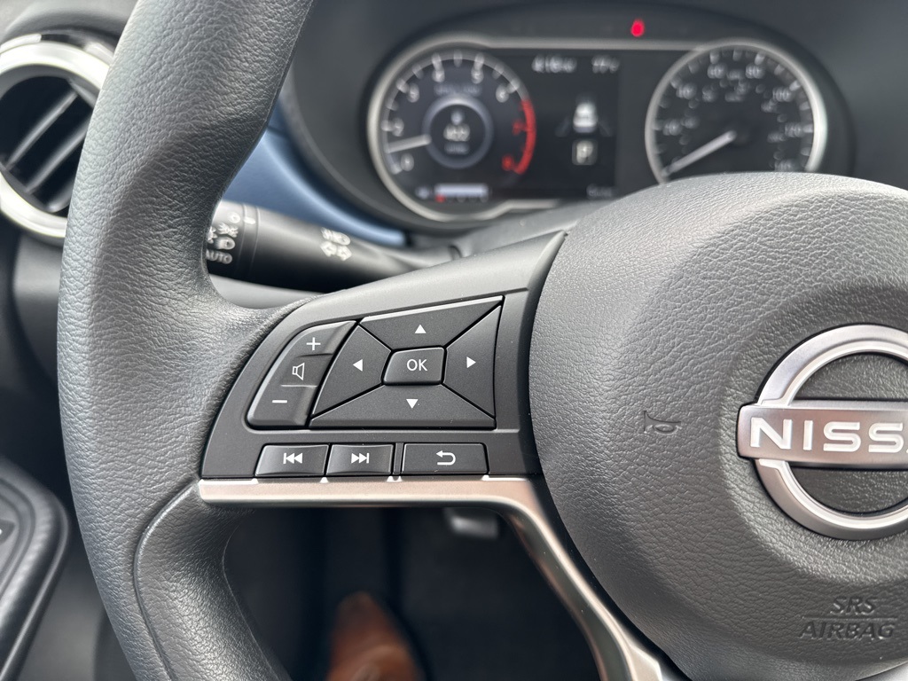 2025 Nissan Versa 1.6 SV photo 18
