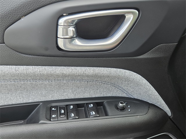 2025 Jeep Compass Latitude photo 31