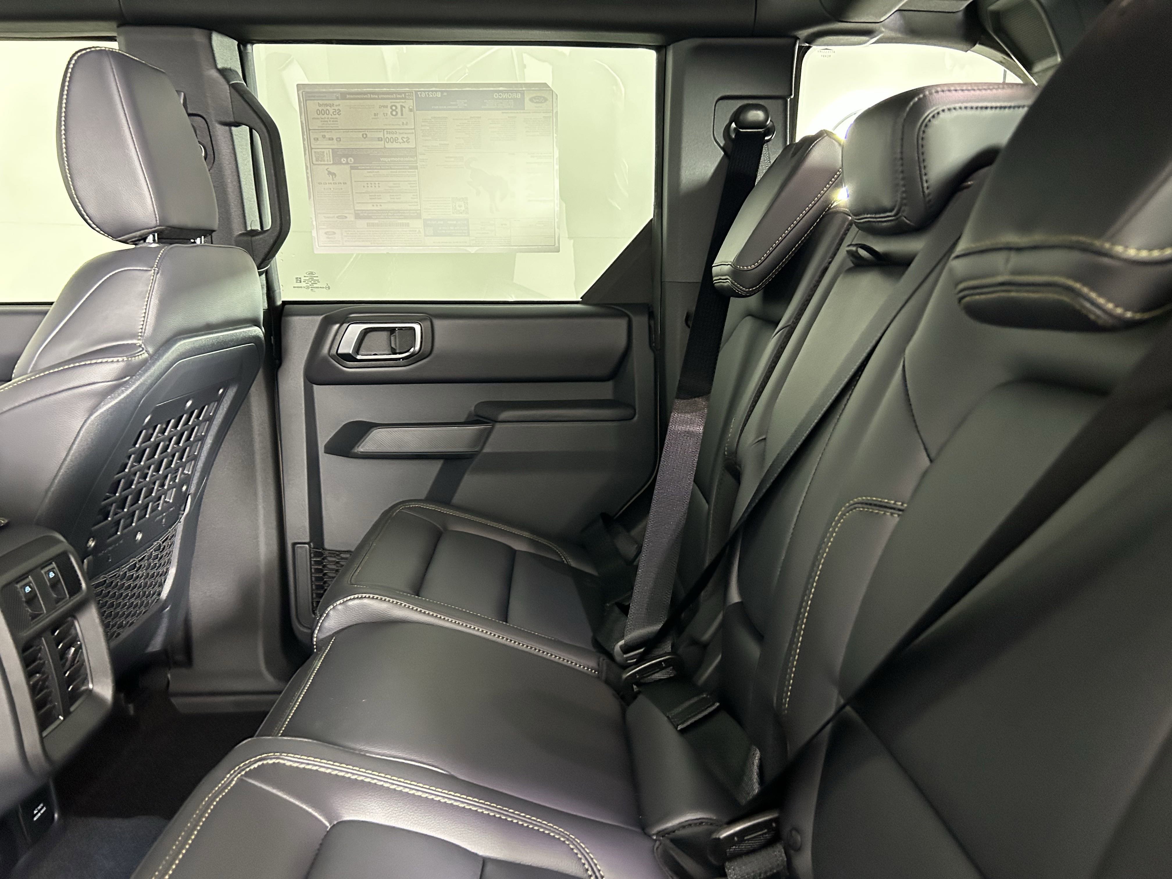 2025 Ford Bronco Badlands photo 5