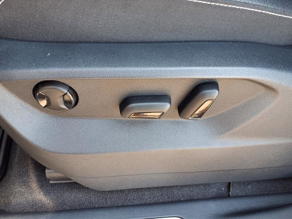 2025 Volkswagen Atlas SE Technology photo 4