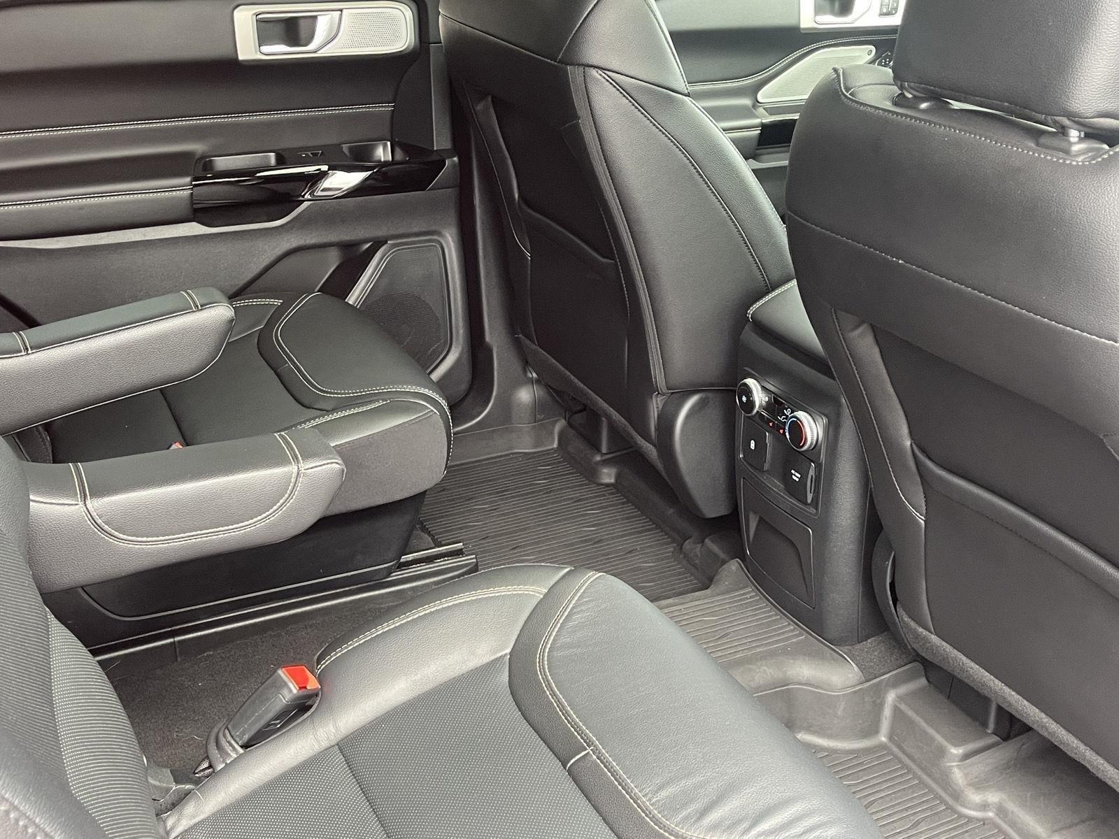 2022 Ford Explorer ST photo 15