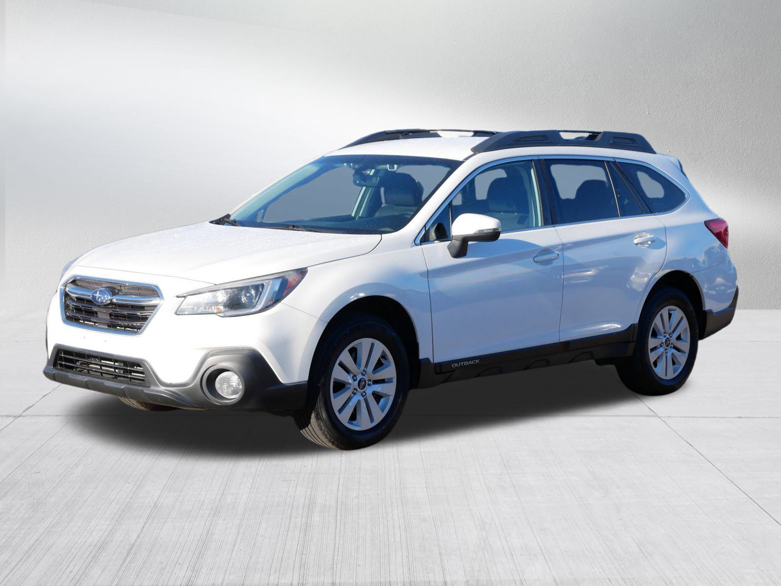 2019 Subaru Outback Premium photo 3