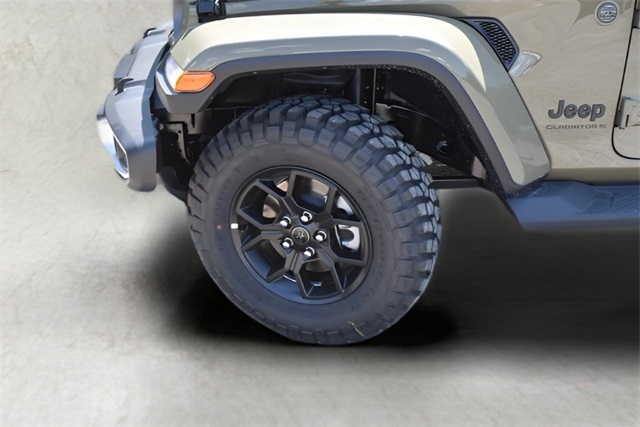 2025 Jeep Gladiator Sport photo 9