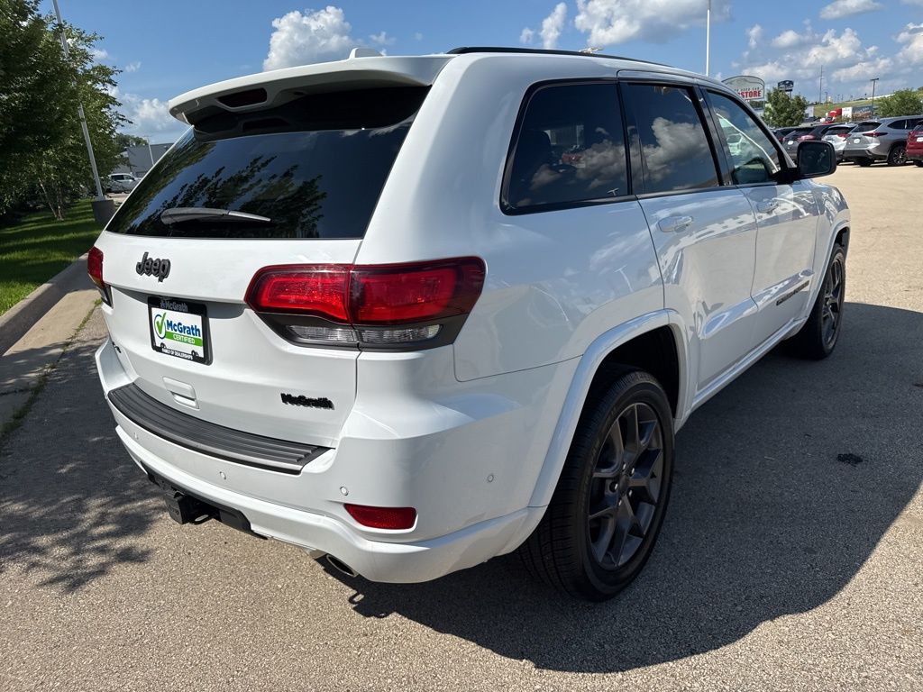 2021 Jeep Grand Cherokee Anniversary Edition photo 2