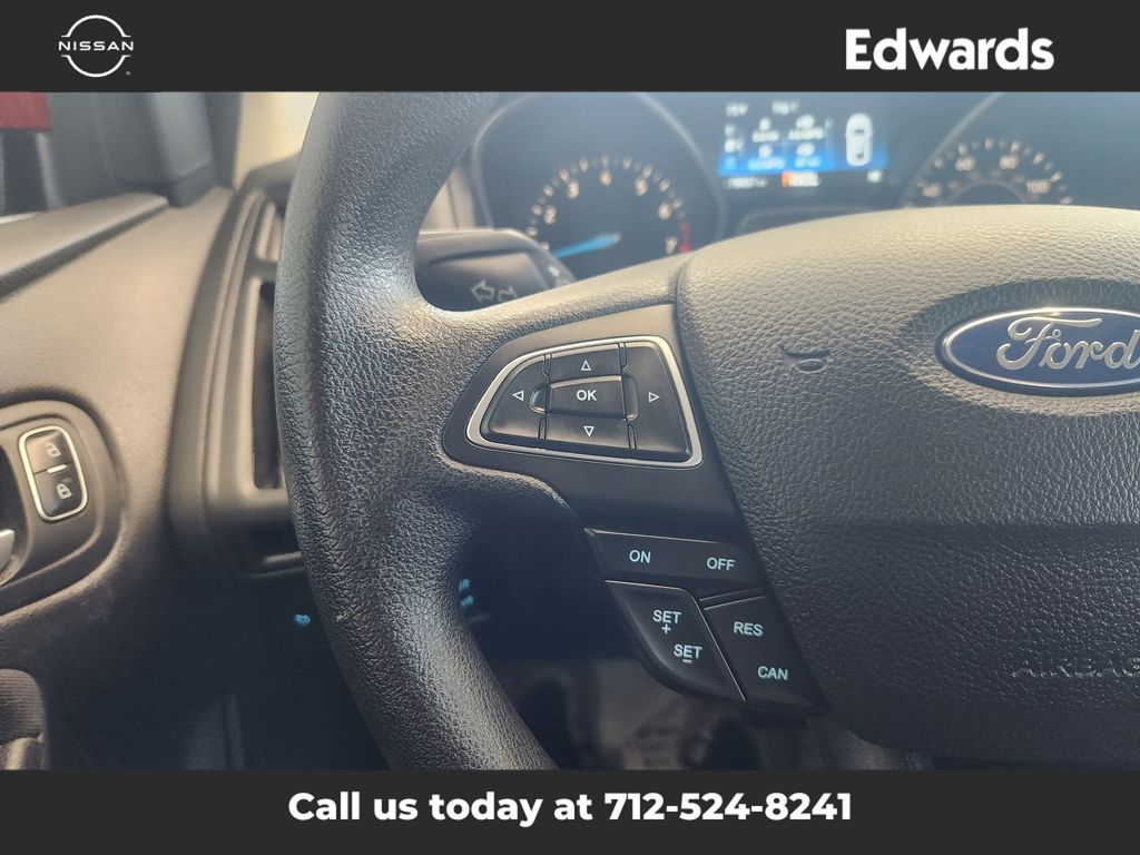 2015 Ford Focus SE photo 19