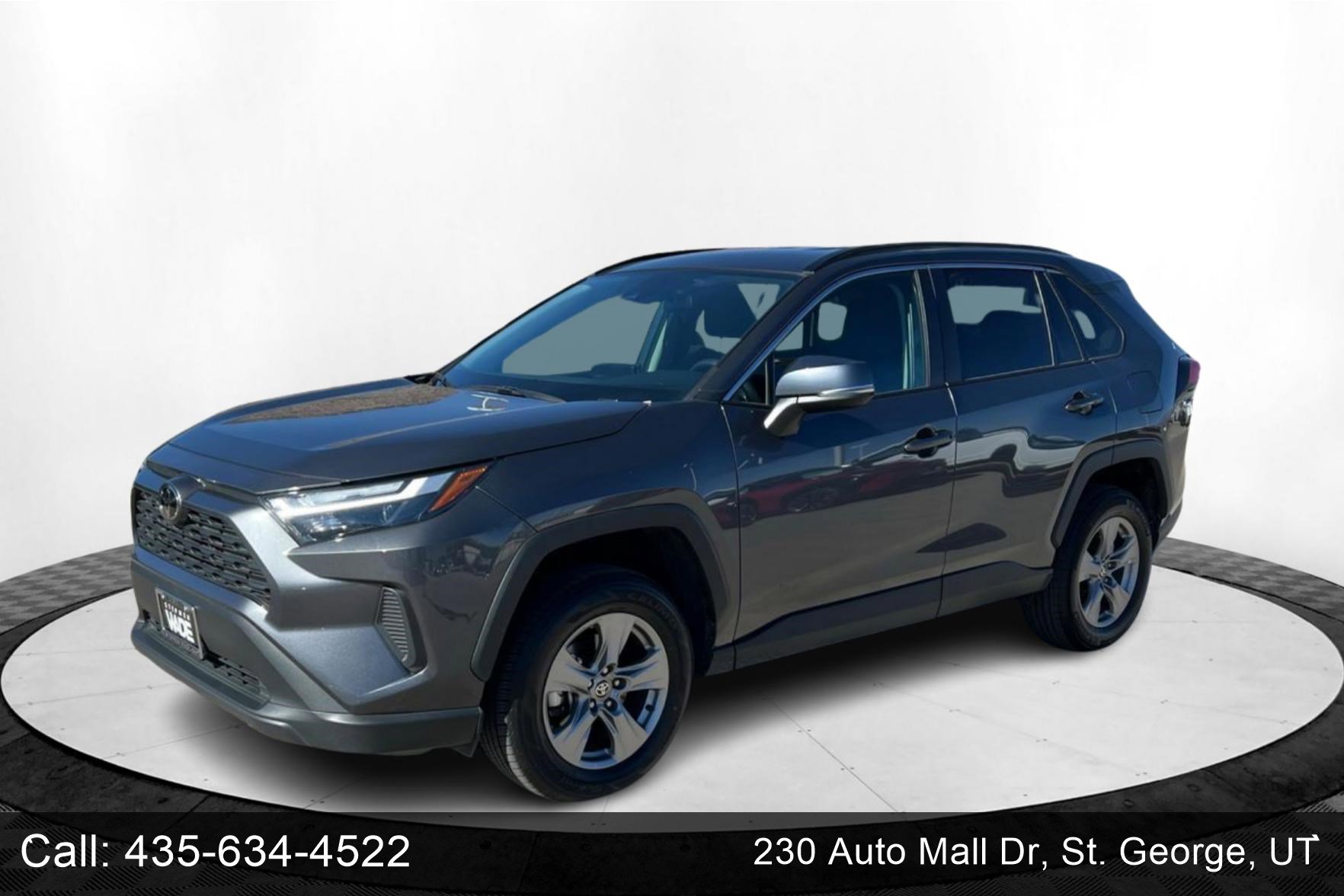 2024 Toyota RAV4 XLE's photo