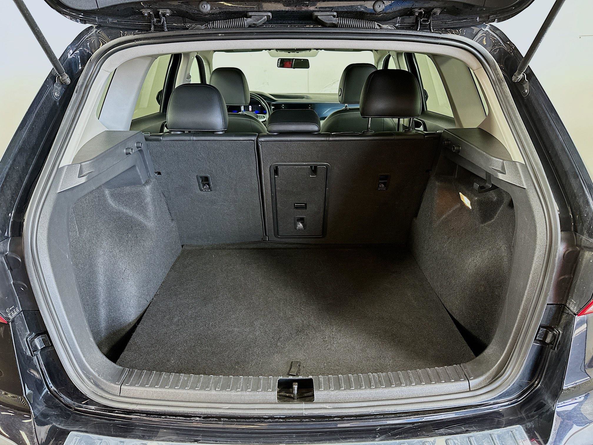 2022 Volkswagen Taos SE photo 24