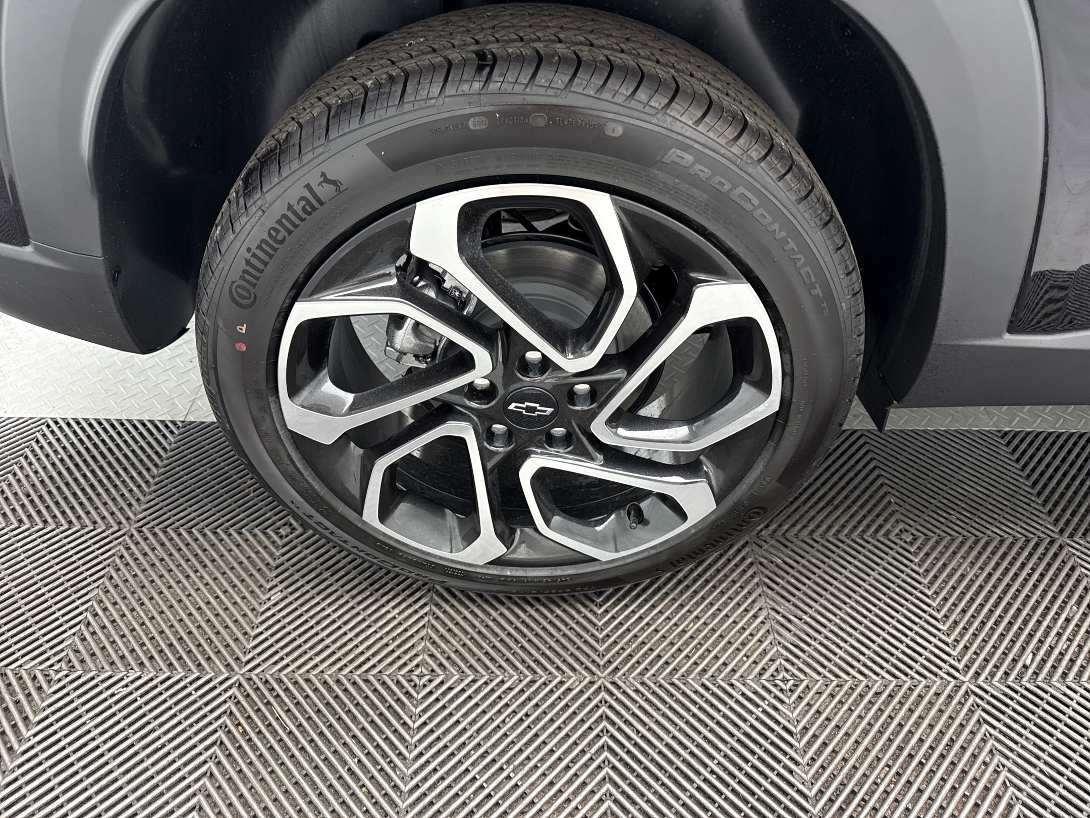 2025 Chevrolet Trax photo 11