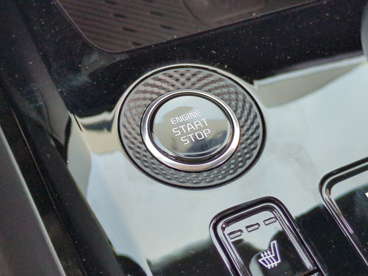 2025 Kia Niro EX Touring photo 13