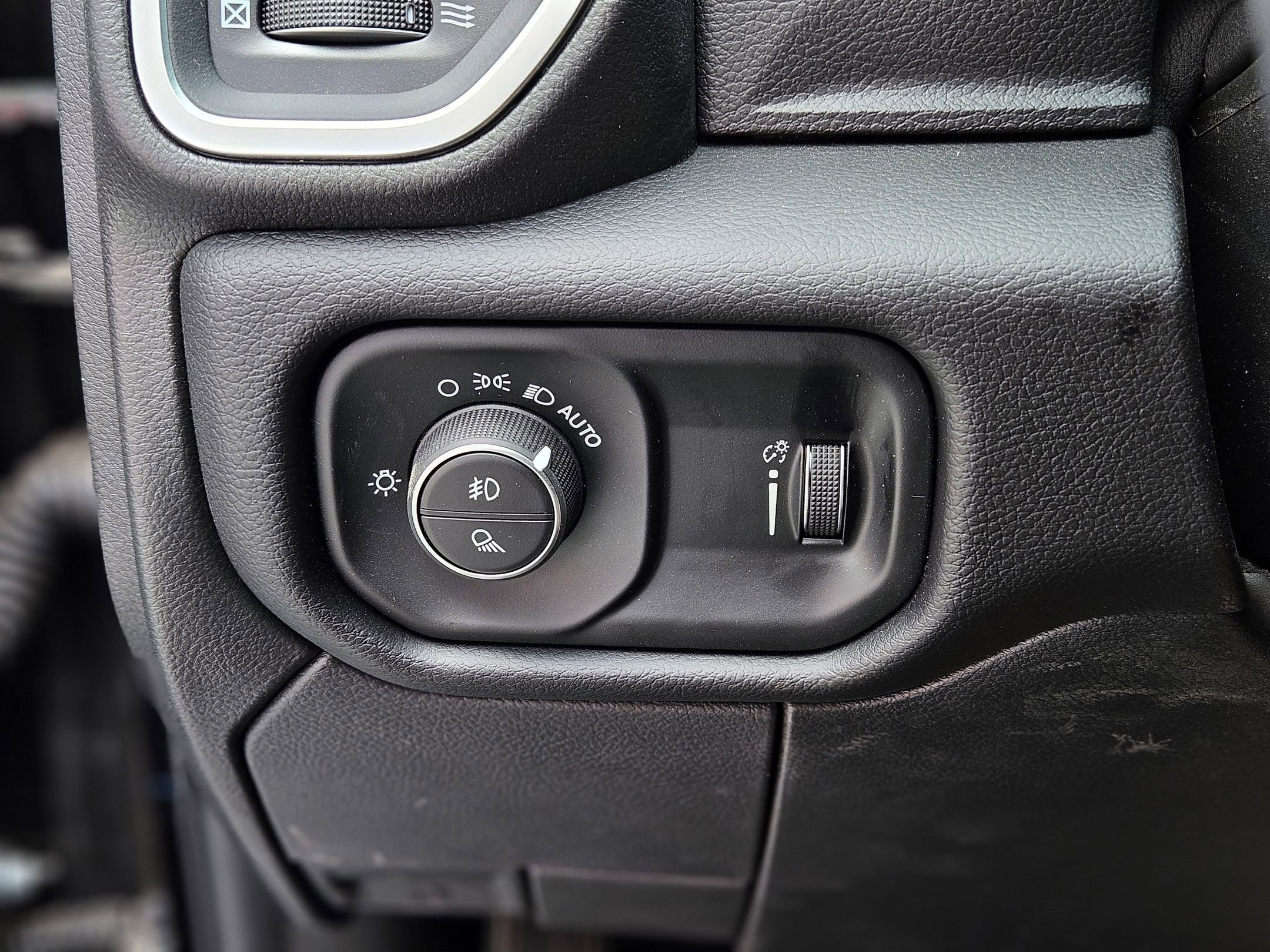 2025 Ram 2500 Big Horn photo 13